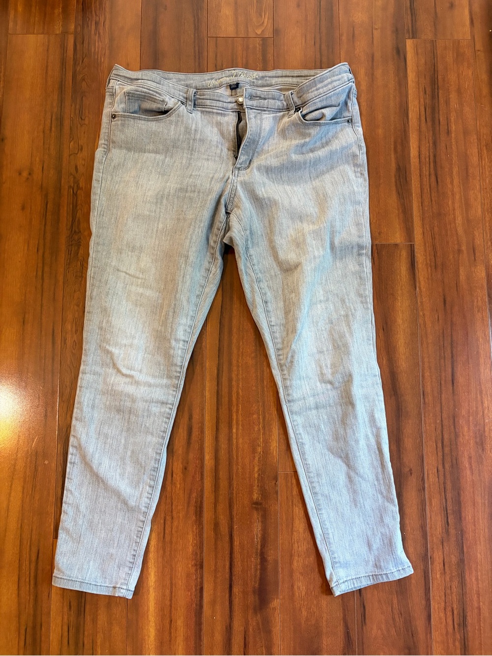 Universal Thread Light Gray Denim Jeans.